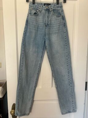 White Fox Boutique High-Waist Light Blue Jeans